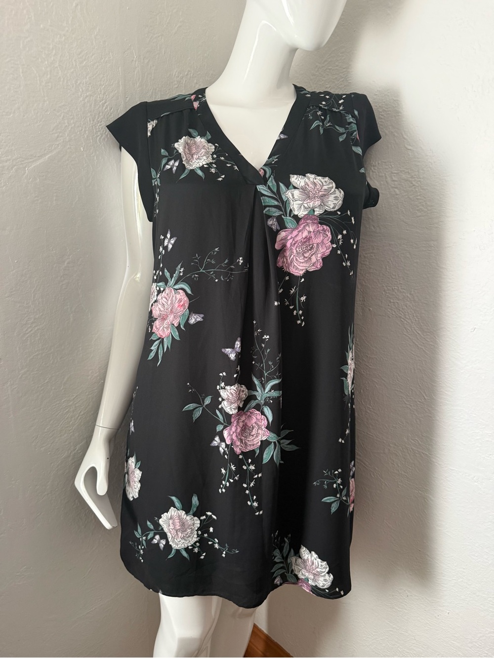 Floral V-Neck Black Dress with Pink Rose Print